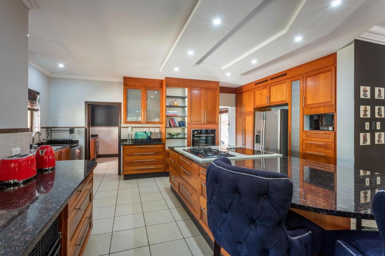 9 The Pin - Zimbali 6 Bedroom Villa *