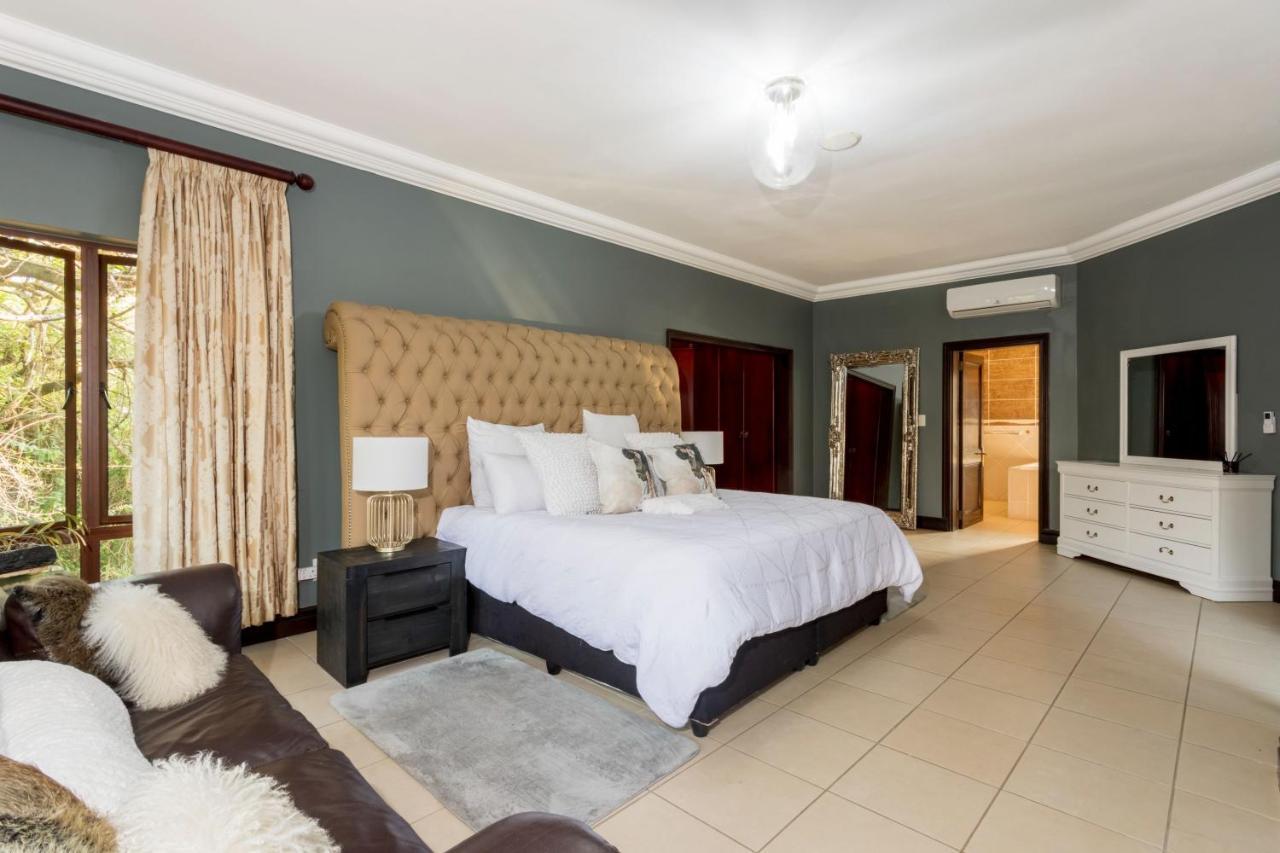 9 The Pin - Zimbali 6 Bedroom Villa *