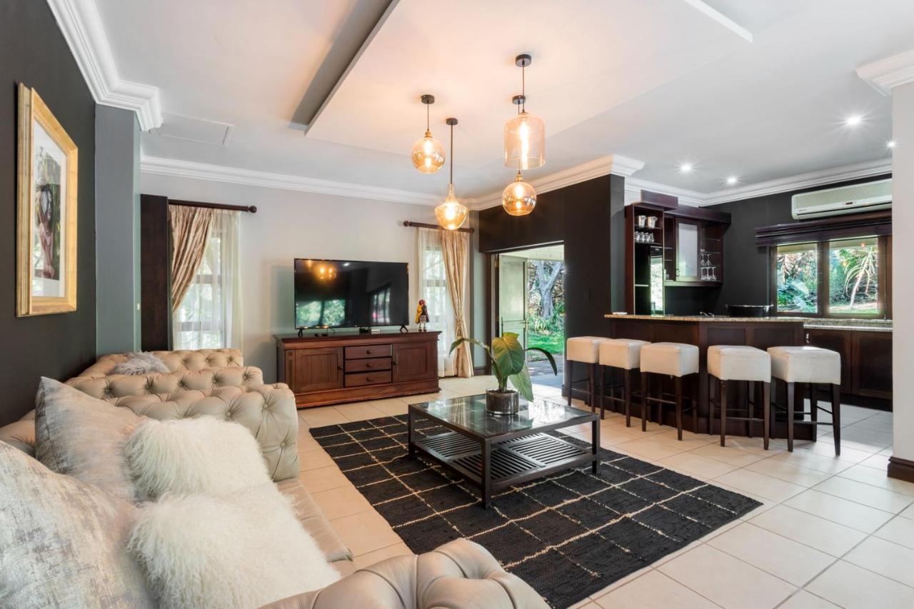 9 The Pin - Zimbali 6 Bedroom *